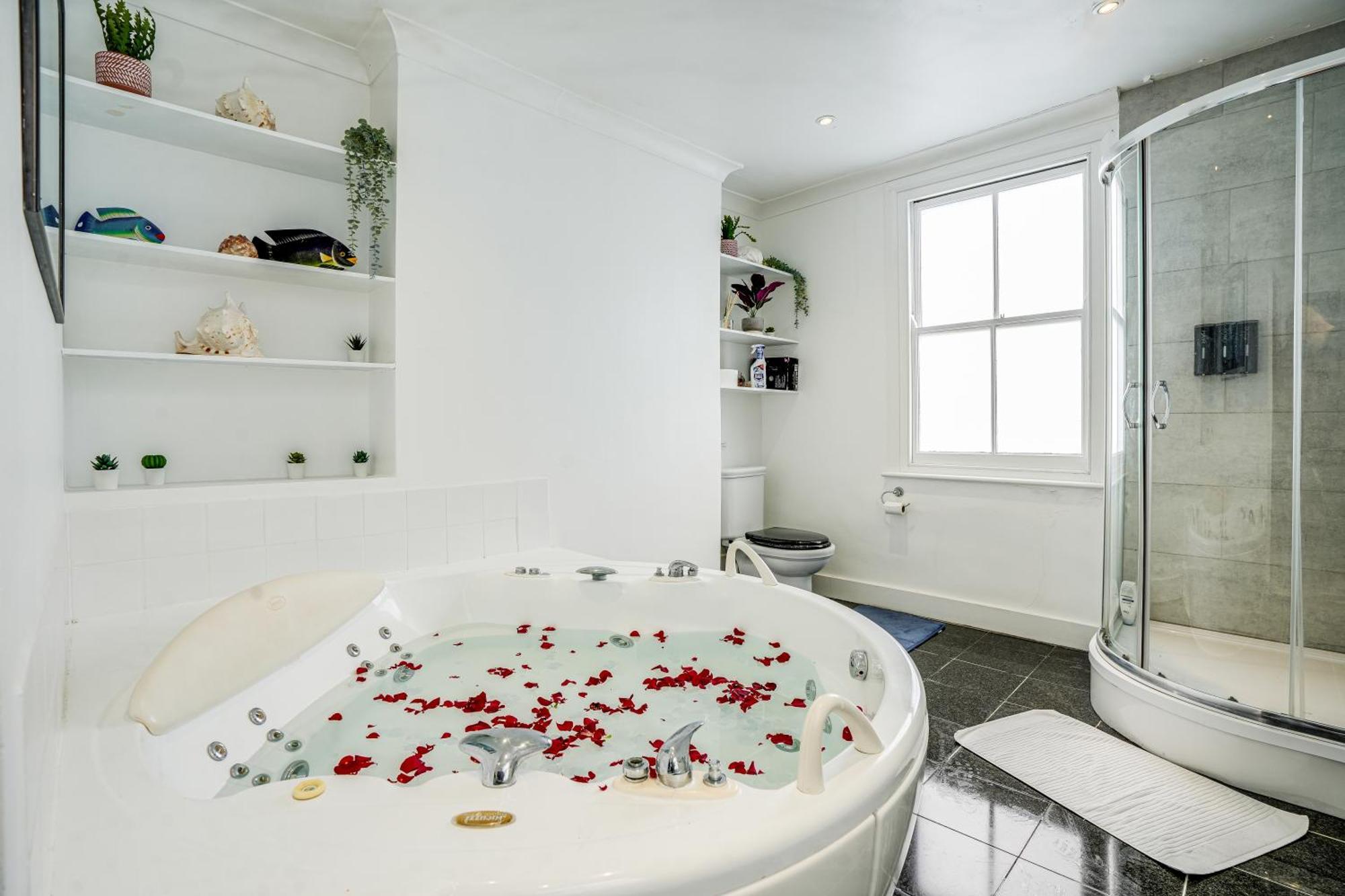 Elegant 3br Luxury Super Large Flat With Jacuzzi * Londra